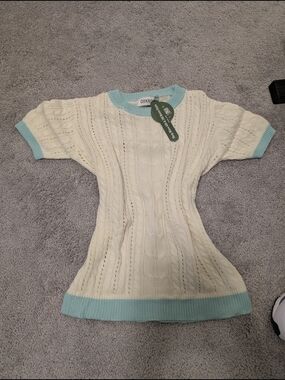 NWT OXKNIT Cream Cable Knit Short Sleeve Sweater with Aqua Trim